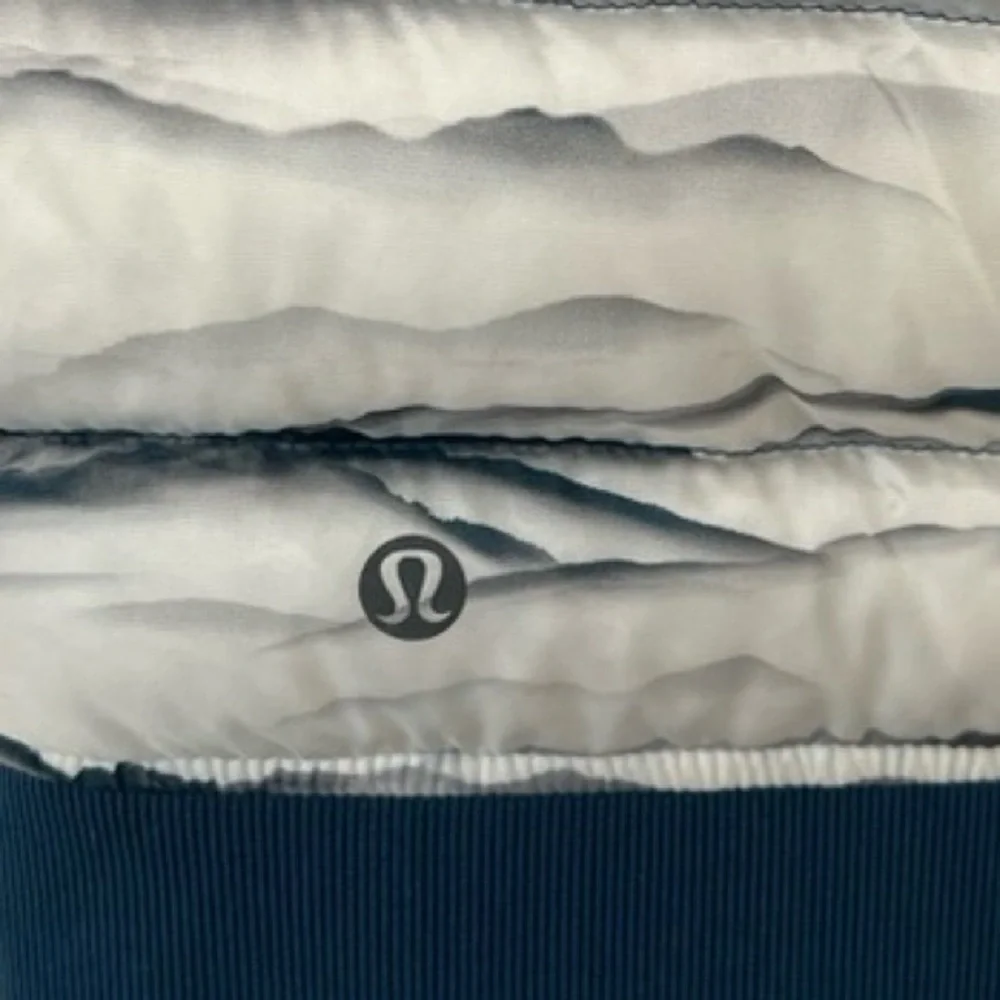 NEW Lululemon Get Up Get Down Vest Size Large - Picture 3 of 7